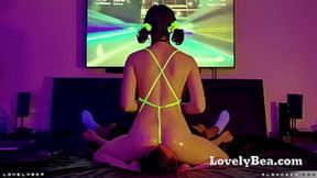 Sitting Tight on PlayObey′s Face: Face Sittingentai