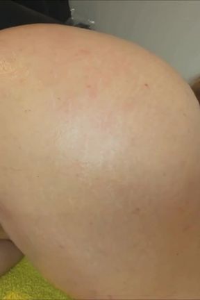 Curvy Girl Do a Mess Squirting a Lot After Fuck Her Pussy Hard