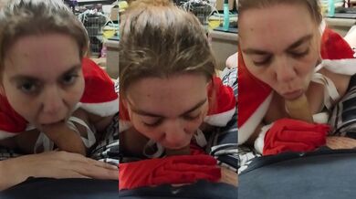 Mère Noël s'occupe d'un lutin