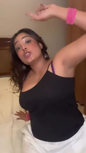 Hairy armpits get licked and sniffed on