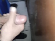 مارست العادة السرية في حمام عام سكس عرب