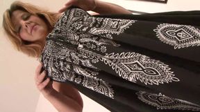 Big ass mature bitch in stockings likes choco cock