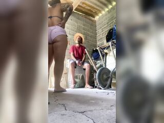 Tive que da a buceta pra paga o aluguel da casa