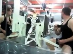 masturbandose en el gym