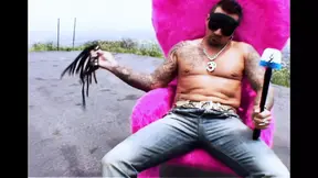 Samantha Roxx's sweet pussy gets played with in a hot threesome