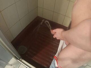Pissing and cuming in the shower