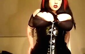 Big-Breasted Gothic BBW on Webcam
