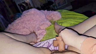 Chubby amateur puffy pussy takes all 8 inches (SOUND ON)