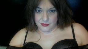 Curvy tran camgirl flirts and plays