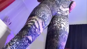 Chubby Brunette in Leggings Shows off Her Huge Ebony Butt and Shakes It for You