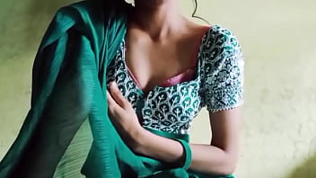 bihari ladki ne dikhaye boobs blouse utar ke