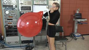 Lora Blows Single and Double-Stuffed BSA 17-inch Balloons to Bursting (MP4 - 720p)