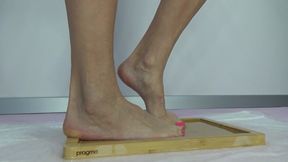 I Pee on My Soles and Play with My Feet in the Urine