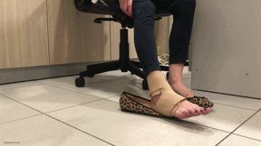 SPRAINED ANKLE AT THE OFFICE - MP4 Mobile Version