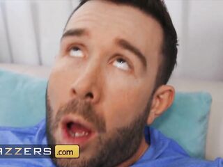 Brazzers - Curvy Blond Codi Vore Feeds Will Pounder Her Pants & Twat To Bring Out The Truth