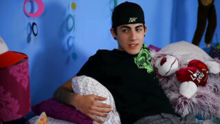 Gay sluts deepthroat then take it up the ass