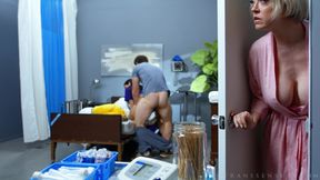 Dee Williams' Sultry GILF Play in a Wild Threesome