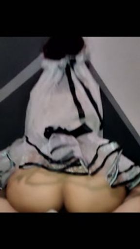 Monta mi pene hasta corrernos juntos.