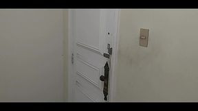 levei a cliente para ver o apartamento e pra comprar ela quis fazer sexo comigo