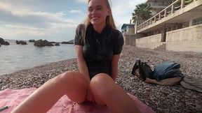 Dazzling blonde provokes her innocent stepson to appreciate her body