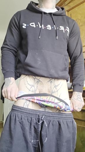 Hunky guy shows off his big muscles and huge dick on OnlyFans