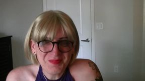 Trans Hottie Xylah Dee Sneezes From Chhinkni Powder