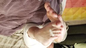 "Cum on Jen's red toes 3" Full Video