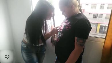 cogi con mi colega en la oficina del jefe