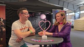 au salon de l erotisme d albi 2024 je me chauffe avec mon cheri pour aller ...