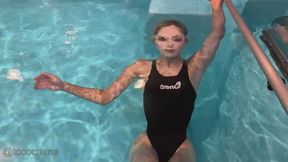 [First underwater work] I've never seen Toco-chan like this! Pool × Sex × Underwater blowjob ×Breath-holding sex