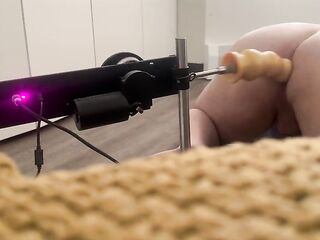 Machine-Mounted Unfathomable Stretch – Thick Silicone Ride