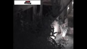 Vizinho grava v&iacute_deo de casal de jovens fodendo na &aacute_rea social de edif&iacute_cio