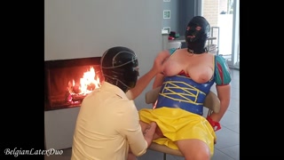 Latex Snowwhite gives blowjob and receives pussy licking