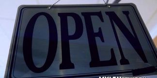 Big cocked reality star Preston Lee gets drilled by hot MILF