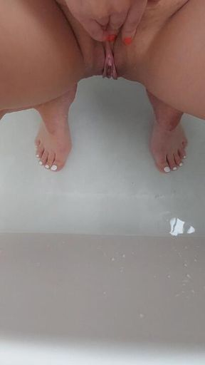 White Toes, Hairy Pussy & **** Splash