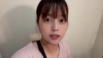 ヨガで運動して沢山汗臭い身体の状態で快感オナニーもして心も身体もスッキリしました。