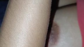 Le chupo las ricas tetas a mí compañera de universidad