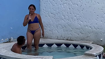 LATINA DE CULO ENORME RECIBE SEXO AL AIRE LIBRE CON MAMADA Y CLAVADA DE CO&Ntilde_O INCLUIDO HASTA EL ORGASMO