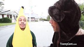 ”Guy bangs mindblowing trans milf”