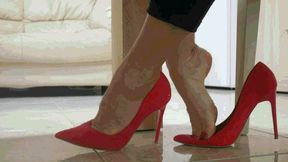 Shoeplay under the table MP4 (1920x1080) FHD