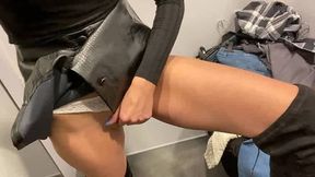 British Teen Orgasms While Trying On Clothes On Webcam!