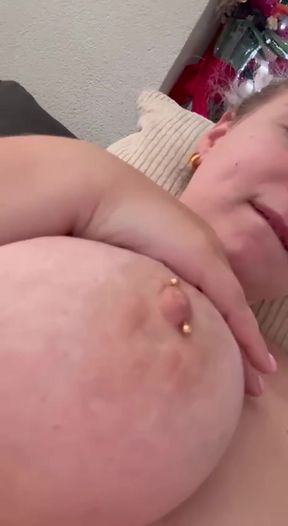 Amateur with big tits shows off her round ass