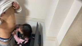 皆んなが帰ってくる前にリビングで2人の愛を深めるようにおせっせしました