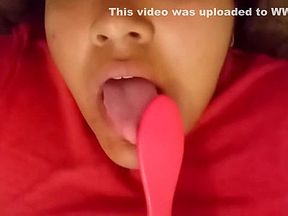 Making my pussy cum a little with a brush..