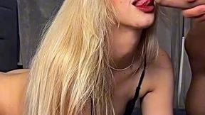 rubia follada por amigo de polla grande