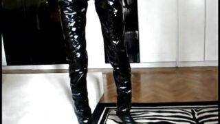 Gái điếm tóc vàng châu Á mặc đồ latex bị Rocco Siffredi địt hậu môn