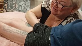 Stepmom barely swallowed all the cum after a blowjob