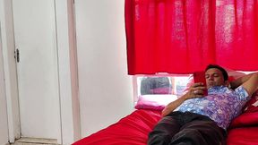 padrasto leva uns tapas da entiada por quarto esta sujo, a inocente leva uma surra de piroca na bunda