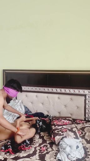 Desi girl aaj ghodi banke chudi aur apne boobs and chut me finger dalwayi   Clip 2