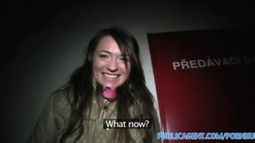 PublicPorn Fan of PublicPorn mets her idol and fucks him for free